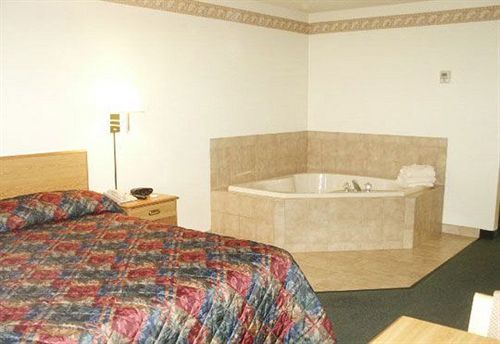 Dutch Country Inn Kalona Ngoại thất bức ảnh